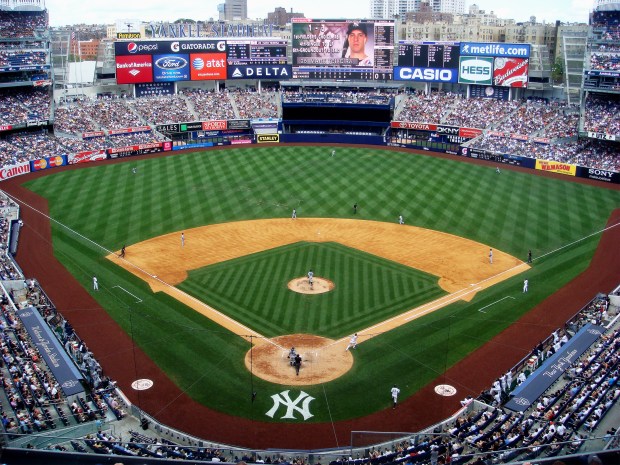 Yankee_Stadium_upper_deck_2010